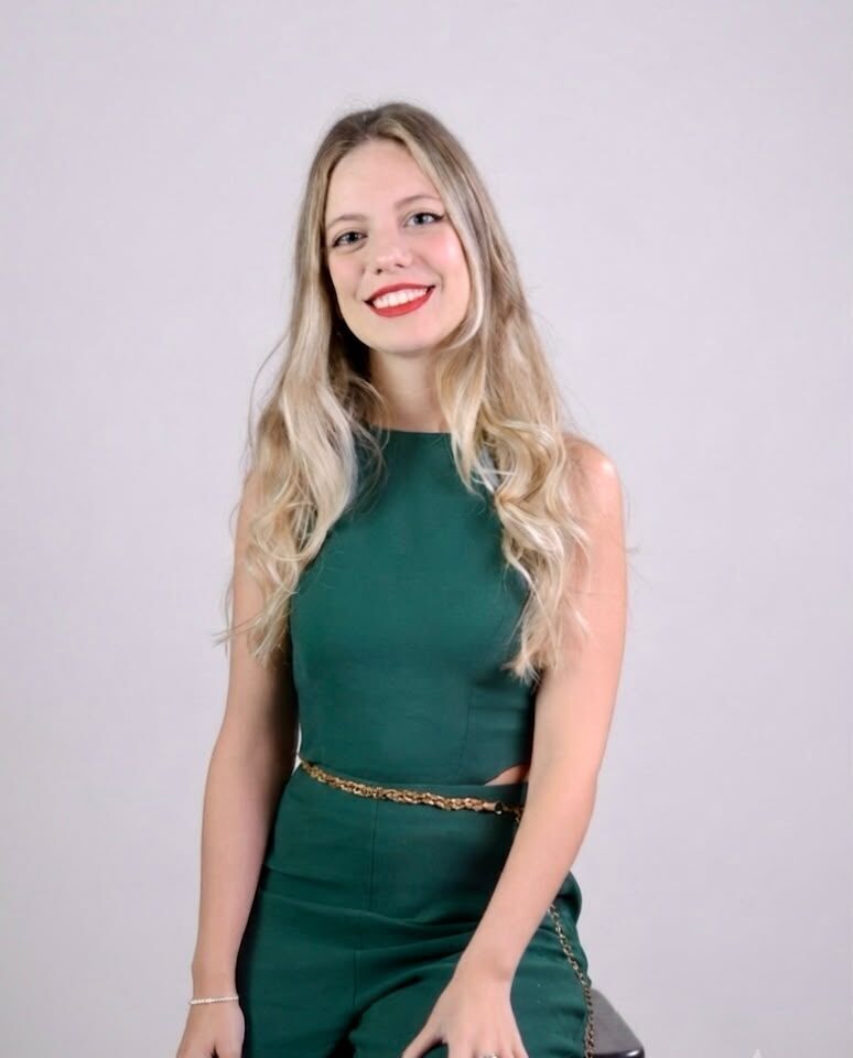 Ana Júlia Wuo Ferri da Silva Ana Júlia Wuo Ferri da Silva